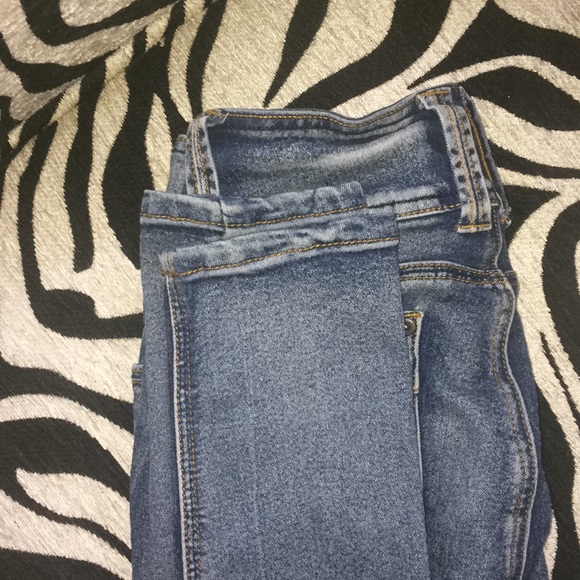 High waist “butt lifting” jeans - Picture 3 of 3